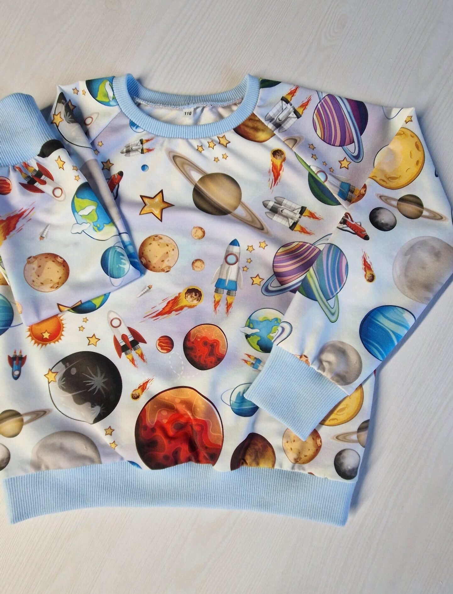 Bliuzonas "Planetos 110 ūgiui"